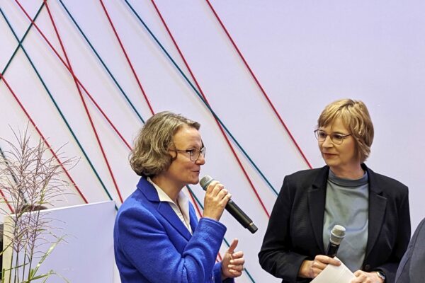 EXPO REAL 2022: Blue Afternoon mit Ministerin Ina Scharrenbach am Gemeinschaftsstand Nordrhein-Westfalen