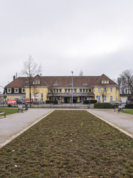 Schöner ankommen in NRW: Bahnhof Ahlen - Haupteingang
