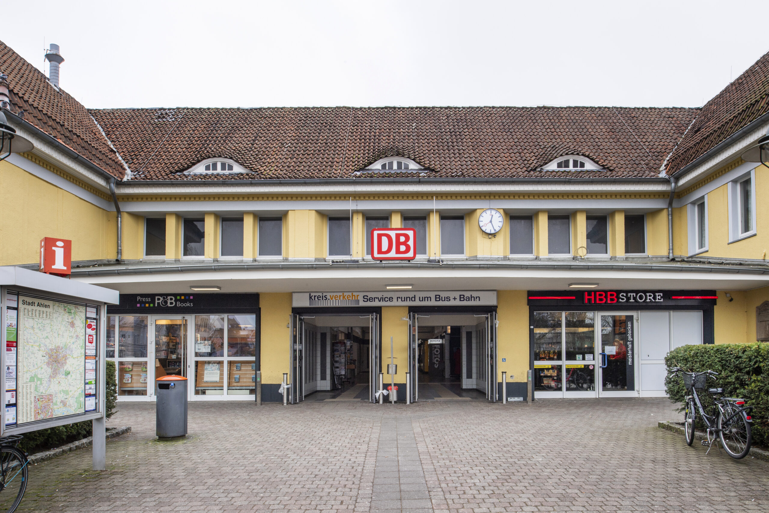 Schöner ankommen in NRW: Bahnhof Ahlen - Eingang