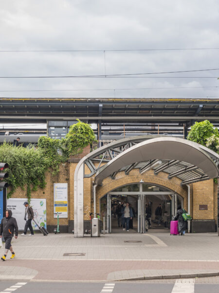 Außenansicht Neuss Hauptbahnhof