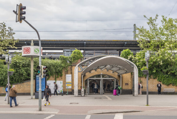 Außenansicht Neuss Hauptbahnhof