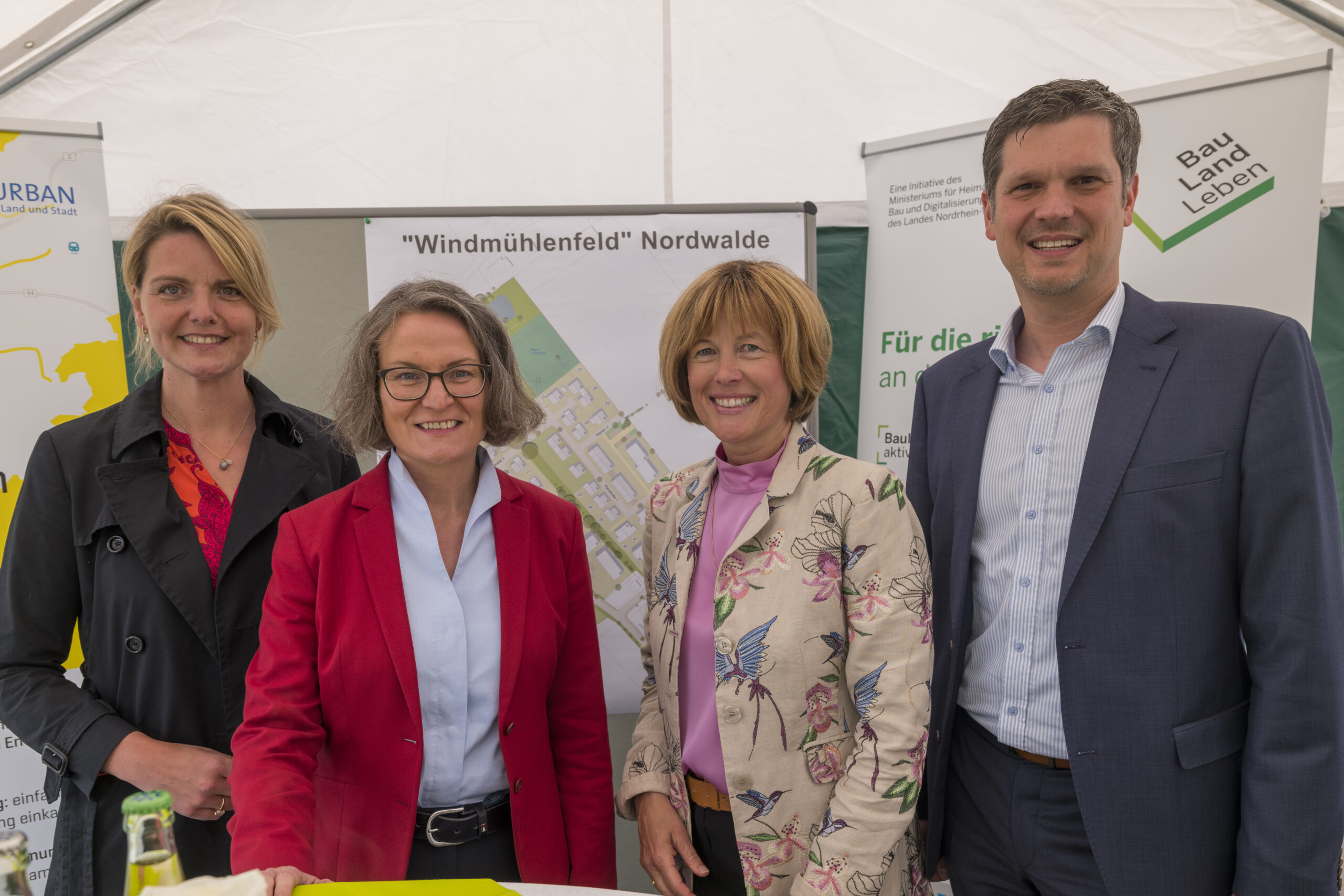 NRW-Bauministerin Ina Scharrenbach zu Besuch in Nordwalde - Projektmaßnahmeneröffnung Kooperative Baulandentwicklung
