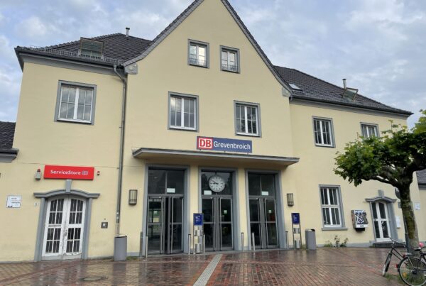 Empfangsgebäude Grevenbroich Bahnhof