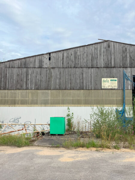 Dahlem: Vom Sägewerk zum nachhaltigen Baugebiet - Außenansicht Halle