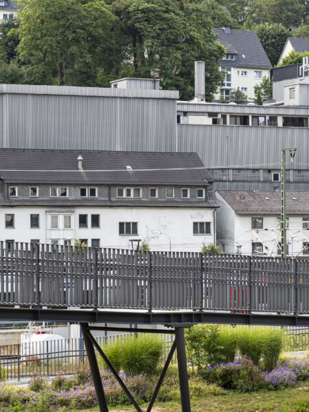 Mettengelände in Finnentrop - Blick auf die stillgelegte Fabrik