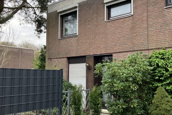 Höchstgebotsverfahren Krefeld-Forstwald Doppelhaushälfte - Außenansicht
